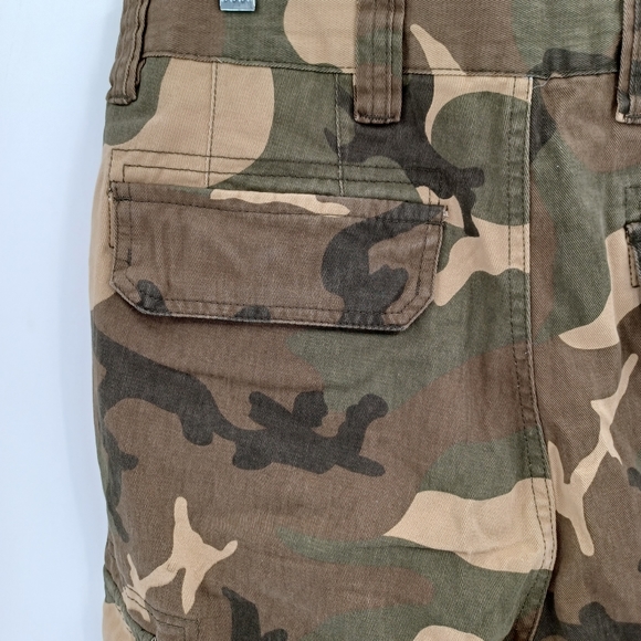 Mens Relaxed Fit Multi Pocket Cargo Shorts - Picture 6 of 10